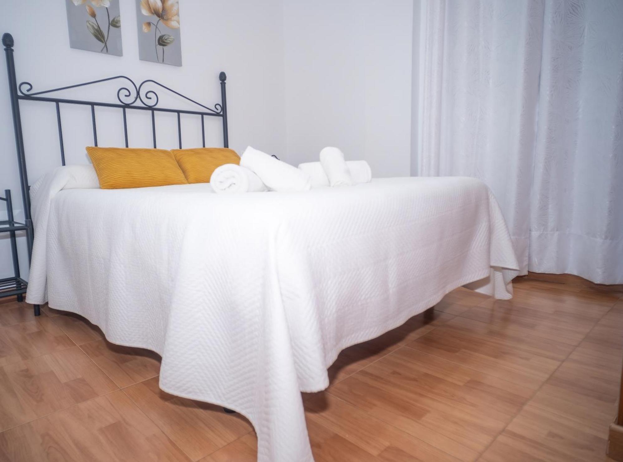 Apartamentos Tranquilos Conil Facil Aparcamiento كونيل ذي لا فرونتيرا المظهر الخارجي الصورة