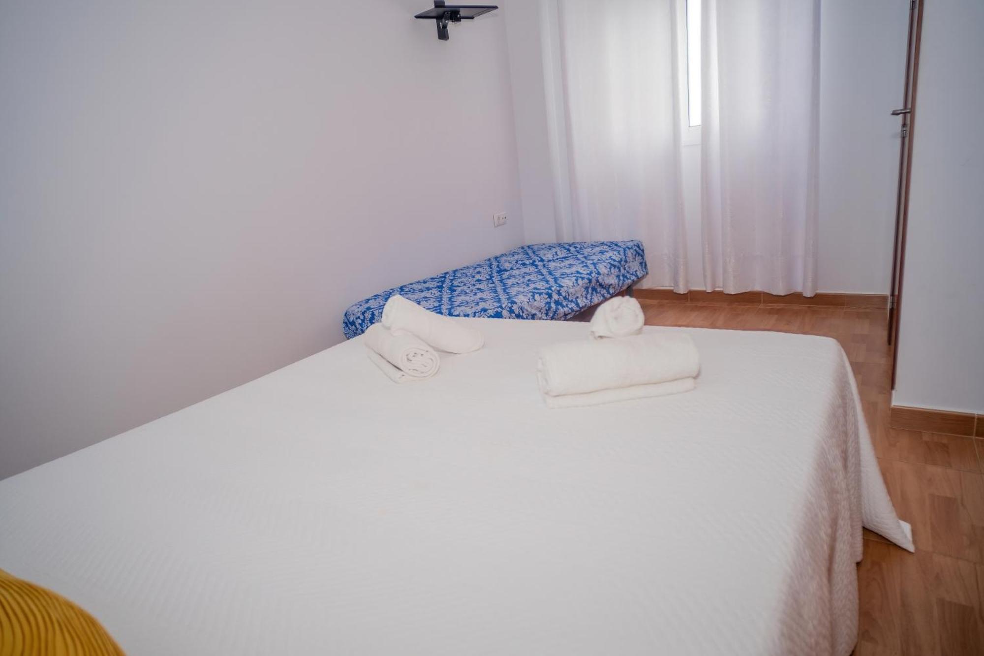 Apartamentos Tranquilos Conil Facil Aparcamiento كونيل ذي لا فرونتيرا المظهر الخارجي الصورة