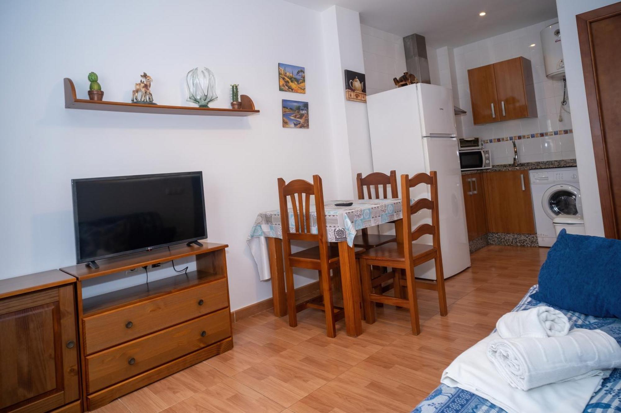 Apartamentos Tranquilos Conil Facil Aparcamiento كونيل ذي لا فرونتيرا المظهر الخارجي الصورة