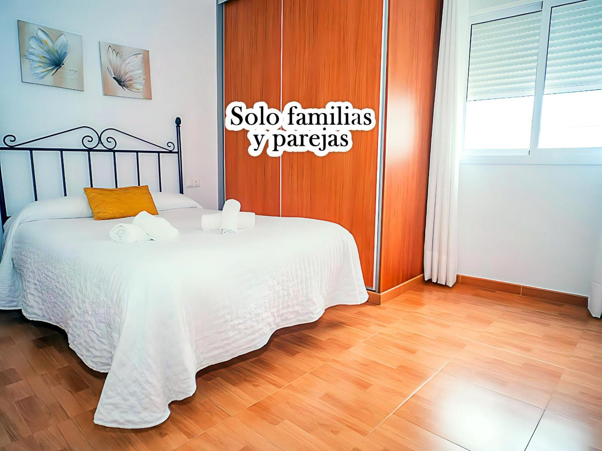 Apartamentos Tranquilos Conil Facil Aparcamiento كونيل ذي لا فرونتيرا المظهر الخارجي الصورة